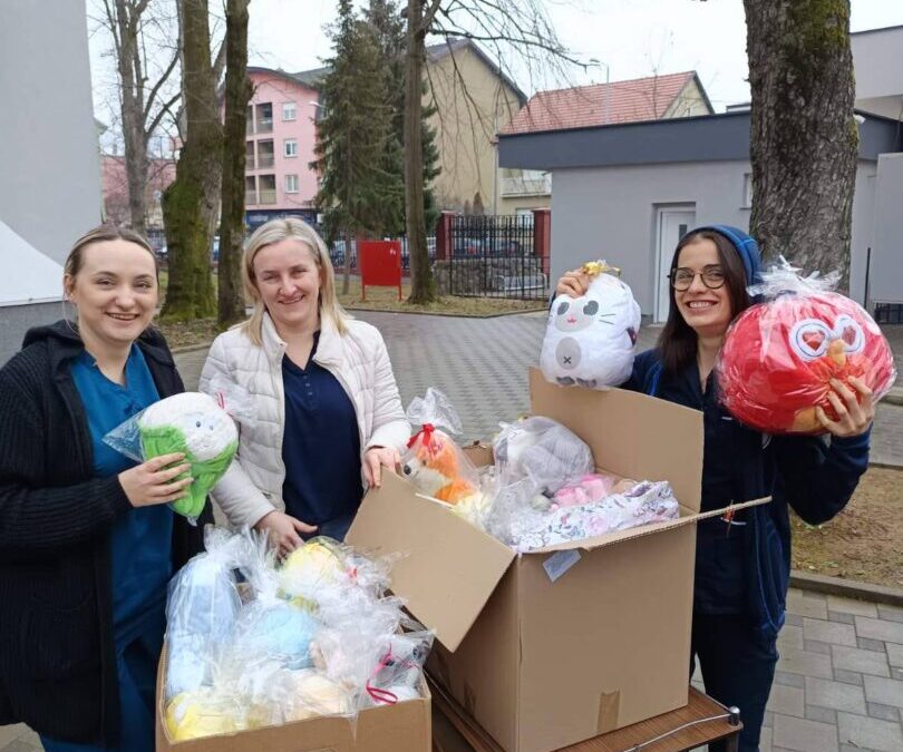 Humanitarna akcija „Pokloni igračku, daruj osmijeh“ uspješno završena